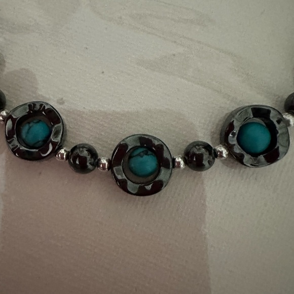 Hematite Necklace 18" Long with Turquoise Beads. 🚨Excellent condition🚨 - Picture 2 of 4